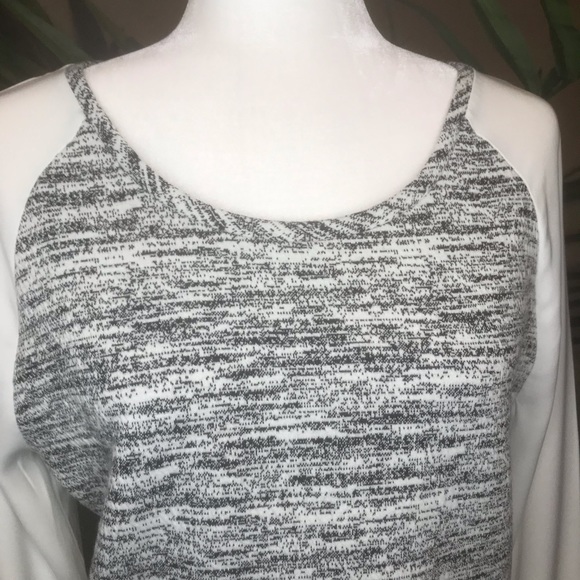 Calvin Klein Top- Size: S - Black and White - Picture 6 of 16